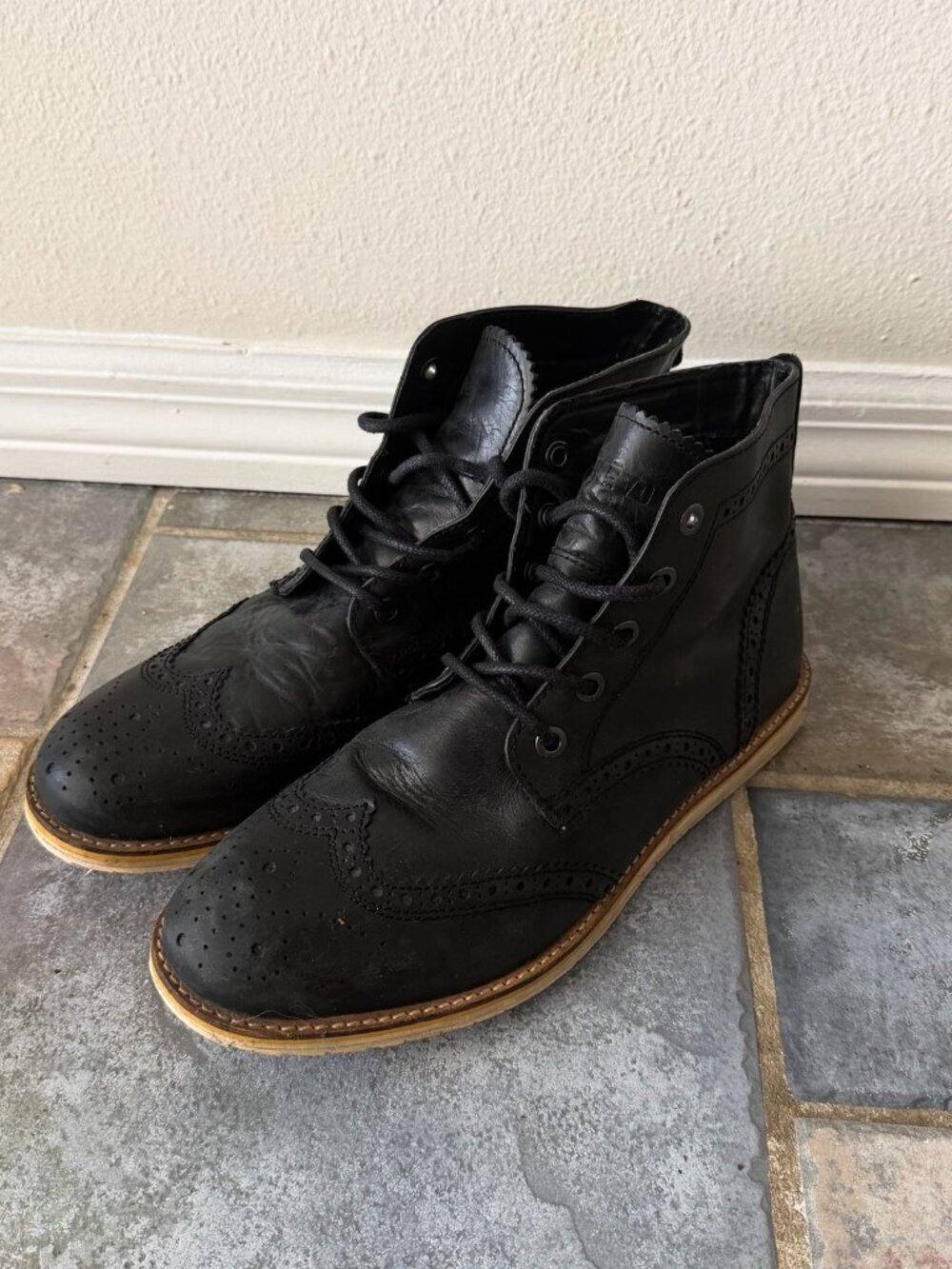 Boardwalk Wingtip Chukka Boots Black Leather Lace Up Mens Size 11.5